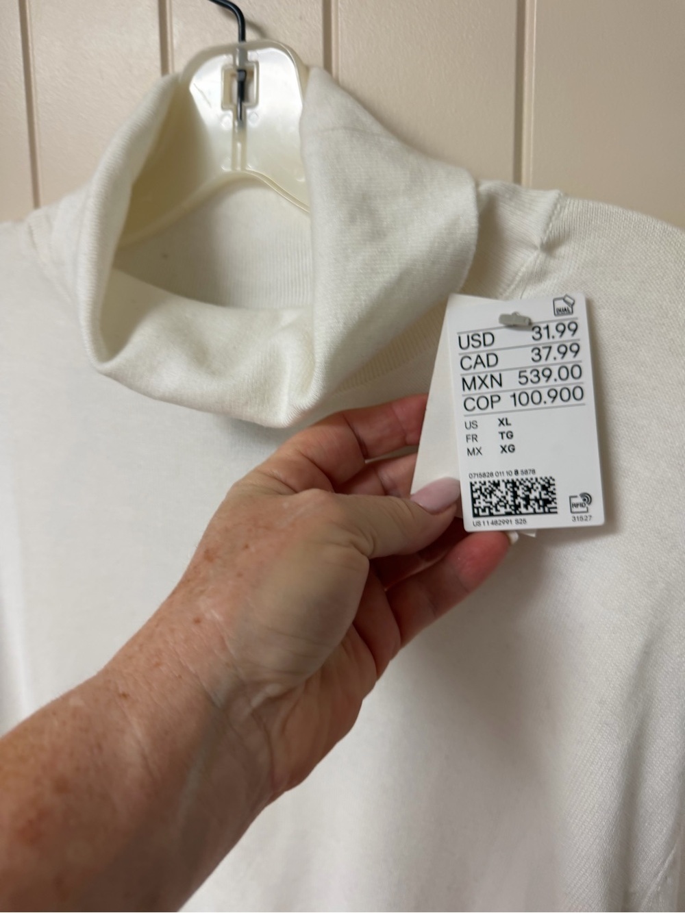 Classic Ivory Turtleneck men’s Top